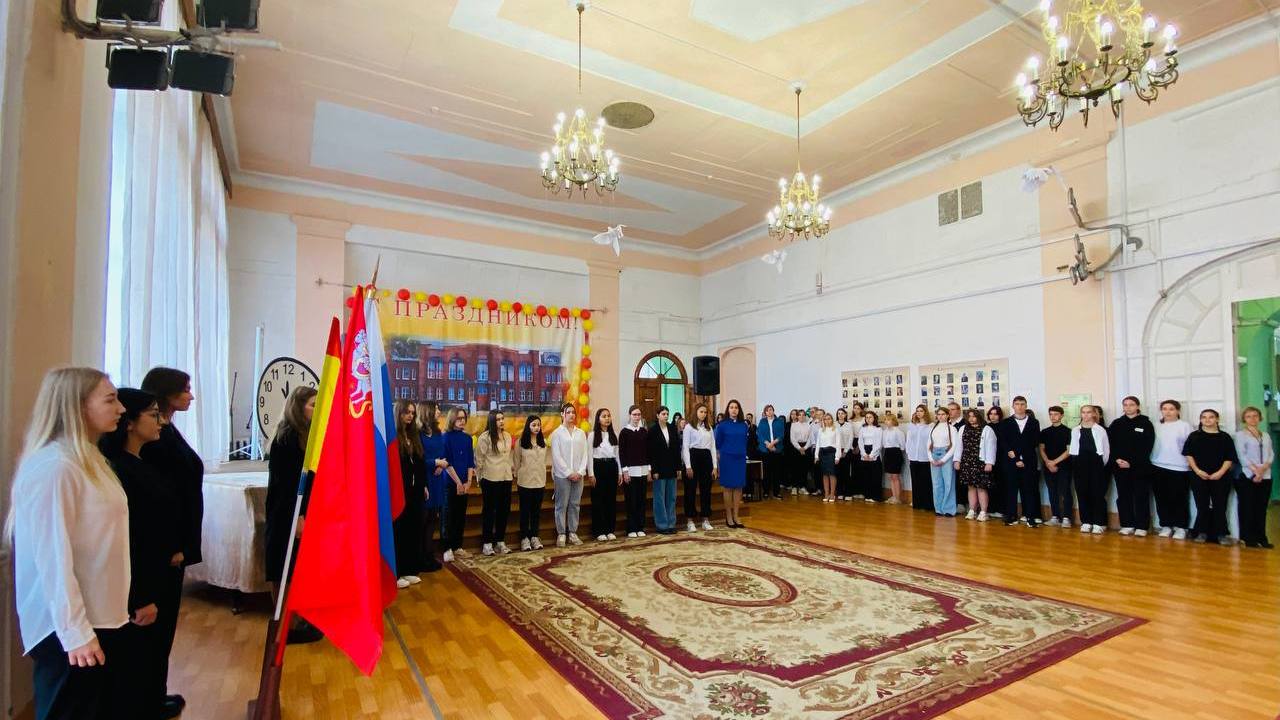 Выражаем благодарность учебной группе 2М за организацию церемонии выноса флага РФ